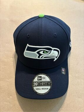 New Era Navy & Green Seattle Seahawks 39THIRTY Fitted Hat Small/Medium Fit